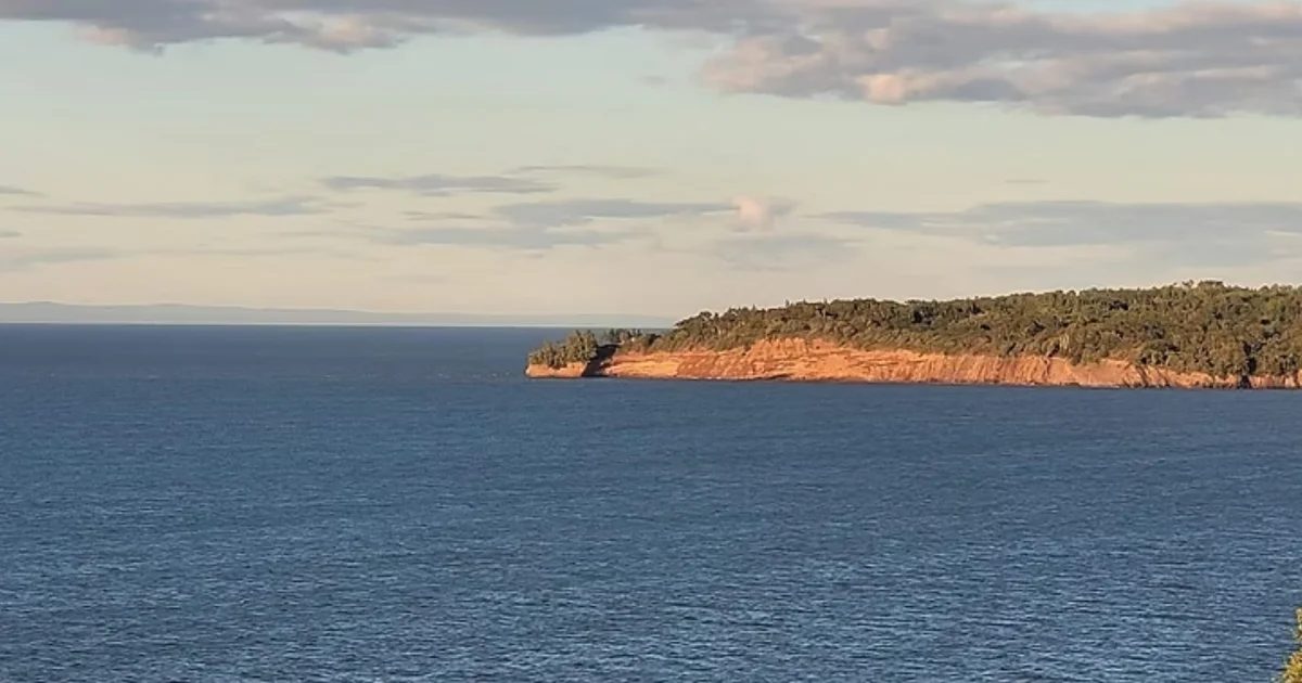 a photo of the Cambridge Cliffs at the Bay of Fundy
